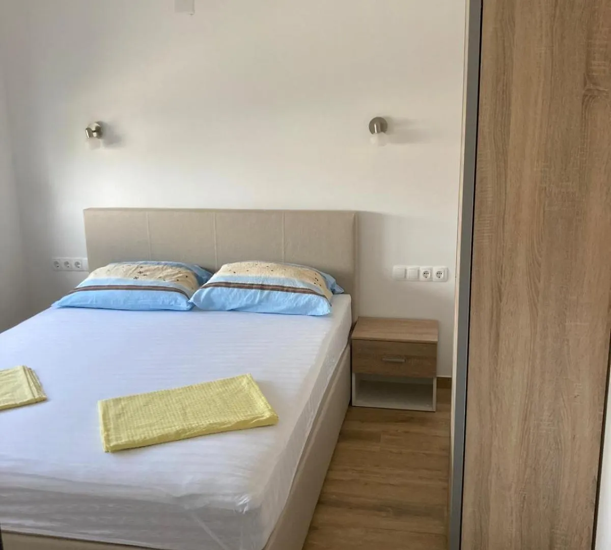 公寓 Apartmani Lacic-维尔